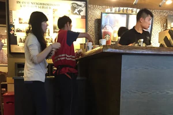 Baidu Waimai is finding its way into customers' hearts through their stomachs